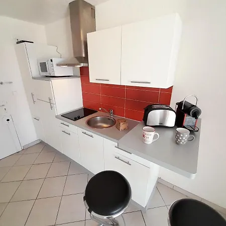 Апартаменти Village Naturiste Carino